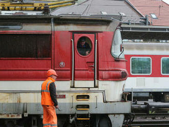 Vlak v Podolínci zraziť malé dievčatko, doprava je smerom do Starej Ľubovne zastavená