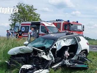 AKTUÁLNE Čierna sobota na cestách! Cesta medzi Dunajskou Stredou a Šamorínom je uzavretá: Jeden človek neprežil