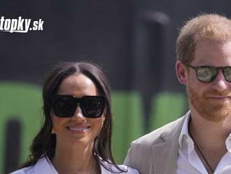 Správanie Harryho a Meghan naštvalo kráľovskú rodinu: Karol III. a princ William penia od zlosti!