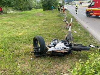 Tragická nehoda v Žiline: Na križovatke vrazil 32-ročný motorkár do nákladného auta! Na mieste podľahol