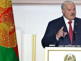 Lukašenko opäť tvrdo zakročil: Hrôza, čo sa to v Bielorusku deje! Ozbrojenci vtrhli do bytov a...