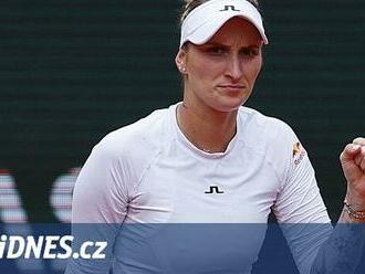 Kraťas a lob? Někdo už to čeká, zjišťuje Vondroušová. Postrašila ji bolest ruky