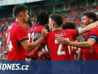 Fotbalisté Portugalska se na utkání s Čechy naladili výhrou nad Finskem