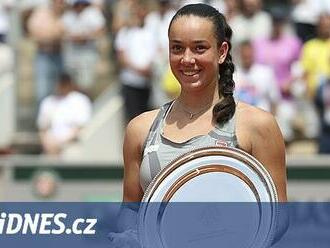 Derby ve finále juniorky Roland Garros ovládla Valentová, porazila Samson