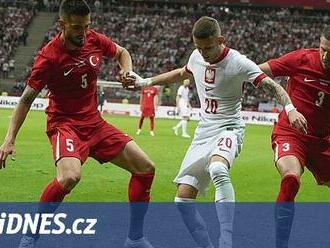 Turci prohráli v generálce na Euro s Polskem, Nizozemci smetli Island