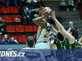 V Chomutově končí americká basketbalistka Pollardová i reprezentantka Kadlecová