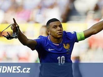 Mbappé prostě chtěl hrát. Měl docela dobré nohy, chválil kouč muže s maskou