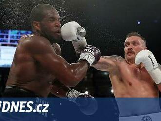 Ukrajinský boxerský šampion Usyk se vzdal mistrovského pásu organizace IBF