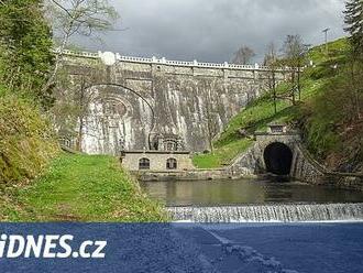 Tajemství přehrad: První hráz na Labi stojí kousek pod Špindlem