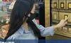 Zlatá horečka stoupá. Jihokorejci vykupují slitky i z prodejních automatů