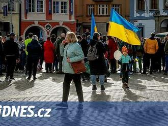 Práce načerno je pro ukrajinské uprchlíky dostupnější než legální, říká výzkum