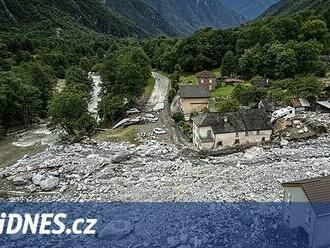 Obří sesuv pohřbil švýcarskou vesničku, tělo oběti našli osm kilometrů daleko