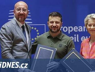 Zelenskyj se v Bruselu sešel s lídry EU, podepsal novou bezpečností dohodu