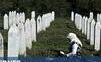 Zahladit genocidu. Bosenští Srbové se chystají přejmenovat Srebrenicu