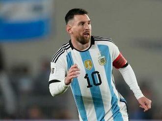 Messi pomohol Argentíne k postupu do štvrťfinále, rozhodujúci moment musel potvrdiť VAR