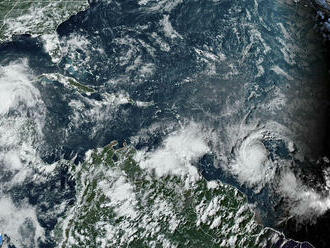 Z tropickej búrky Beryl sa stal hurikán, smeruje na Karibik