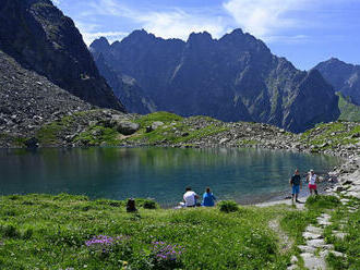 Ako predať Slovensko do zahraničia? Hrady, hory, lesy a jazerá žijú z letných dovoleniek. Štát chce z toho vyťažiť