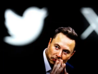 Sociálna sieť Twitter   sa otvára pornografii. Elon Musk v nej vidí nový zdroj príjmov