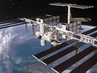 ISS nakrátko evakuovali, v jej blízkosti sa rozpadol ruský satelit