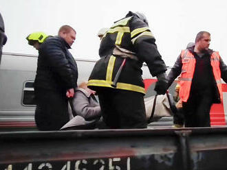V Rusku sa vykoľajil vlak, našli tri obete