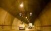 V tuneli Sitina v smere do Lamača sa zrazili tri autá, tvoria sa kolóny