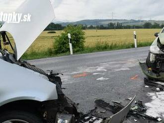Vážna dopravná nehoda v Novom Meste nad Váhom! Zranenia utrpela žena a päťročné dieťa