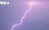 Meteorológovia upozorňujú na búrky najmä na strednom a východnom Slovensku: Vydané sú výstrahy!