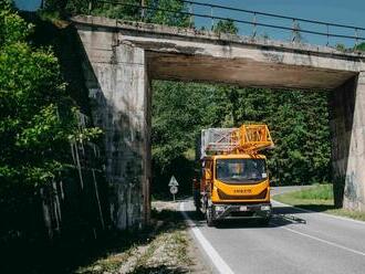 Košickí cestári získali unikátnu mašinu: Jediná na Slovensku!