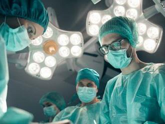 Mimoriadna transplantácia: Pacient počas operácie... TOMU neuveríte! To, čo urobili lekári, vás dostane