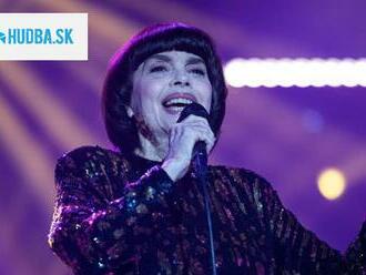 Mireille Mathieu predvedie v Bratislave nesmrteľné hity aj svoj legendárny účes