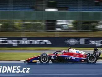 Staněk byl osmý ve sprintu F2 v Silverstonu a po pěti závodech bodoval