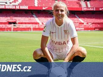 Zůstávám ve Španělsku. Fotbalistka Cahynová poprvé o svém konci v Seville