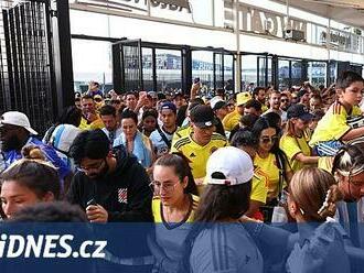 Fiasko na Copa América: fanoušci lezli přes plot i ventilací, finále se zpozdilo