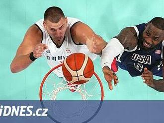 Durant s Jamesem se rozstříleli, Američané začali se Srbskem exhibičně