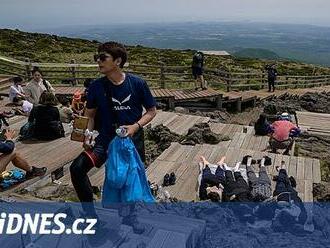 Nejvyšší jihokorejskou horu ničí polévka. Park vyhlásil ramenu boj