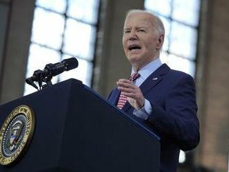 Biden: Odstúpim z kandidatúry, len ak mi to povie 'Pán Všemohúci'. Prezident dostal covid