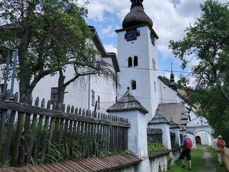 Silná búrka napáchala v Španej Doline škody. Blesk zasiahol kostolnú vežu a odhalil skrytý poklad