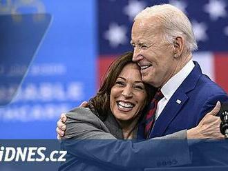 Bidenův konec přinesl rekordní peníze. Demokratům se hlásí noví sponzoři