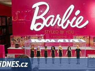 Mattel uvádí na trh nevidomou Barbie. Navzdory filmu bojuje se slabou poptávkou