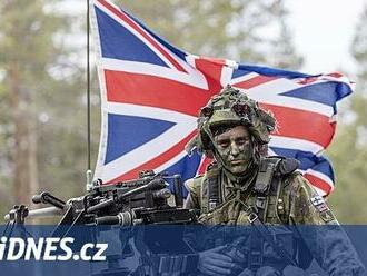 Britský generál varuje před „osou čtyř“ a mstivostí Rusů. Žádá přípravu na válku