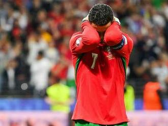 S Ronaldom to bolo ako na nepodarenom kastingu, z reprezentácie ho ženú už aj vlastní. CR7 však spomína číslo 250