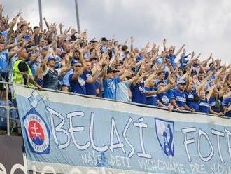 Pokuta pre Slovan. Belasí pykajú za hanlivé pokriky a hádzanie predmetov fanúšikmi v Celje