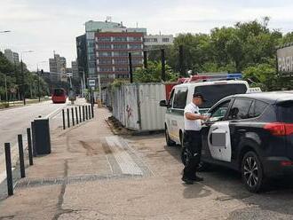 Bratislavskí policajti skontrolovali 12 taxikárov. Osem z nich dostalo pokutu