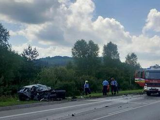 Tragická nehoda pri Čadci: Zrážku s nákladným vozidlom neprežil 52-ročný vodič