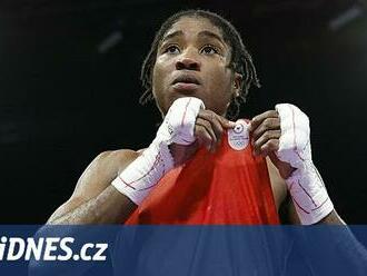 Boxerka Ngambaová zajistila týmu uprchlíků první olympijskou medaili