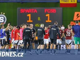 Sparta - FCSB 1:1, domácí prohrávali, srovnal Olatunji, v závěru vzal gól VAR