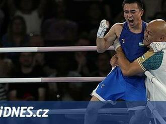 Uzbecký boxer Dusmatov po osmi letech na olympiádě znovu ovládl muší váhu