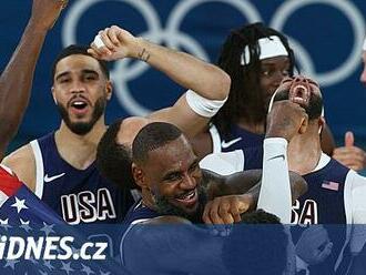 Francouzi vzdorovali, ale basketbalisté USA nakonec slaví páté zlato v řadě