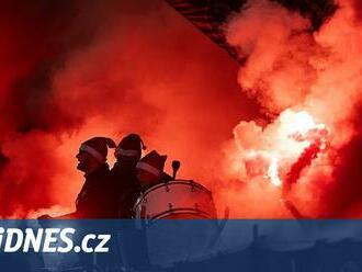 LFA trestá za použití pyrotechniky: Slavia 250 tisíc korun, Sparta 200 tisíc