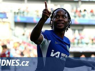 Hostování last minute. Mezi anglickými top kluby se stěhují Sancho a Sterling